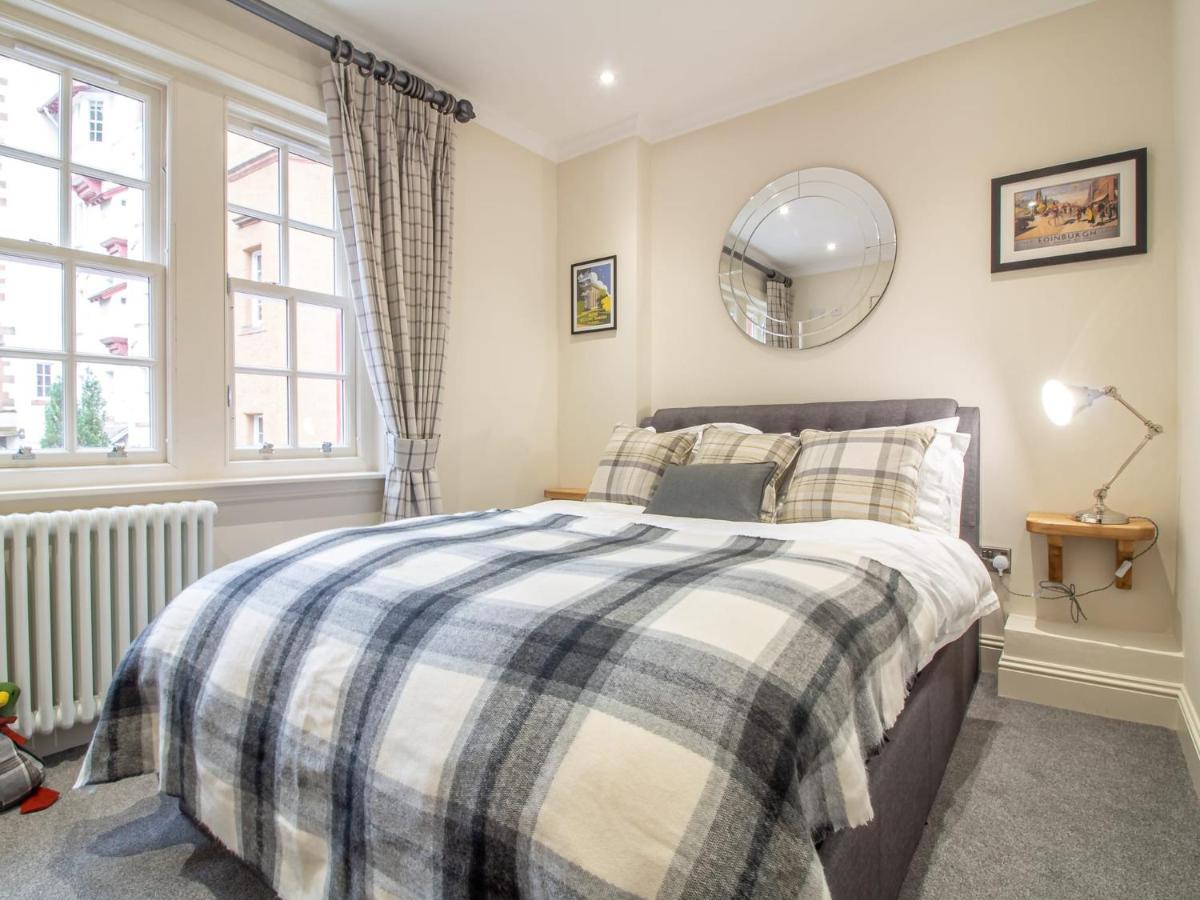 Luxury Royal Mile Apartment By The Castle - Sleeps 4 Édimbourg Extérieur photo