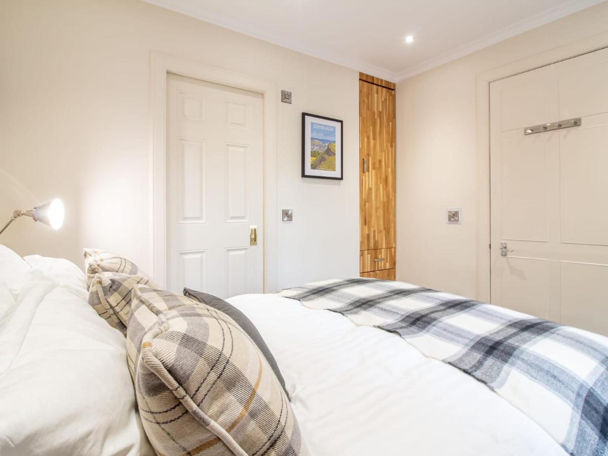 Luxury Royal Mile Apartment By The Castle - Sleeps 4 Édimbourg Extérieur photo